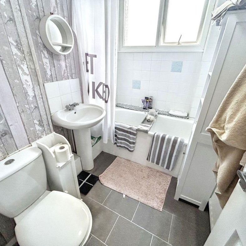 3 bed terraced house to rent in NE12 - Photo 1