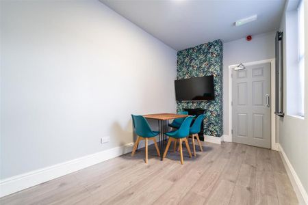 5 bedroom house to rent - Photo 2