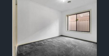 Great Family Living!! - Photo 5