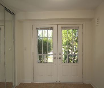 For Lease - 31 West Park Avenue, Bradford West Gwillimbury, Ontario - Photo 1