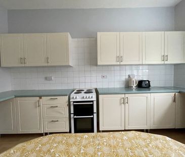 Fifth Avenue Rm, Newcastle Upon Tyne - Photo 4