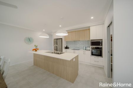Relaxed Living in a Spacious Family Home - Photo 2