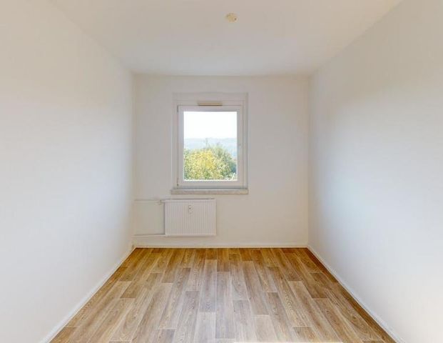 Am Stadtrand gelegene 3-Raum-Wohnung mit Wanne - Photo 1