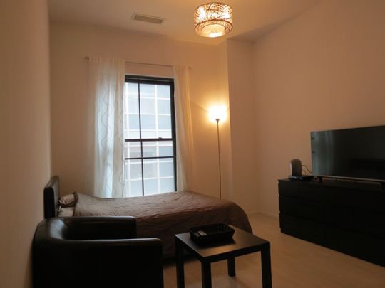 For Lease - 5 St Joseph Street Unit# 415, Toronto, Ontario - Photo 1