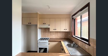 Low-Maintenance Two-Bedroom Home with Garage. - Photo 4