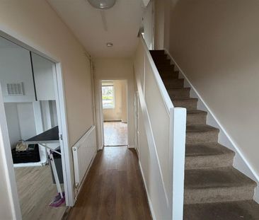 4 Bed Maisonette, Rogers Road, E16 - Photo 3