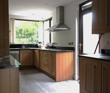 312 Saintfield Road, Belfast BT8 6PE - Photo 6
