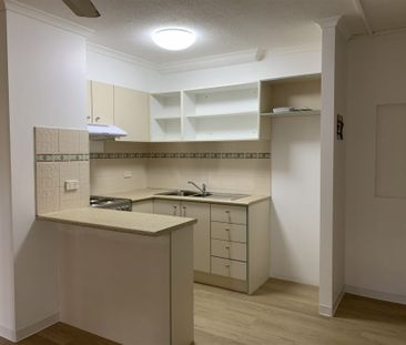 A Quiet Sanctuary Away from The Bustle of The Inner-City - Photo 2