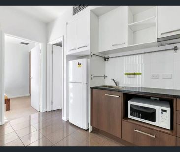 Modern Apartment in the Heart of the City – Stylish, Secure & Conve... - Photo 1