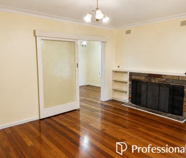 3 Bed Family home in Burwood East - Photo 4