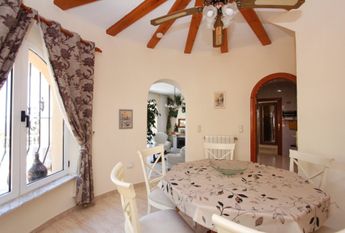 Villa for rent in Cumbre del Sol with 5 bedrooms