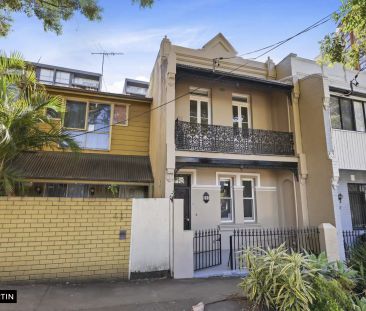 MGM MARTIN - THREE BEDROOM TOWNHOUSE - Photo 4