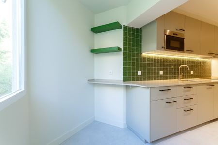 2 Bedroom Apartment with Balcony in the Heart of Monte do Estoril – 10 Minutes from the Beach - Photo 5