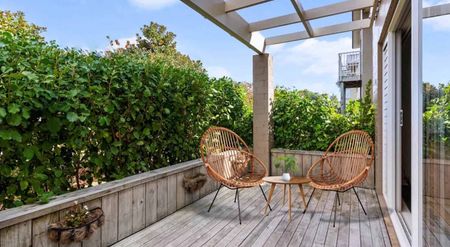 Spatiouse 4 bedroom with 2 bathroom and separate guest toilet - Photo 4