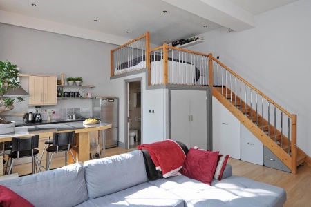 Studio to rent - Photo 2