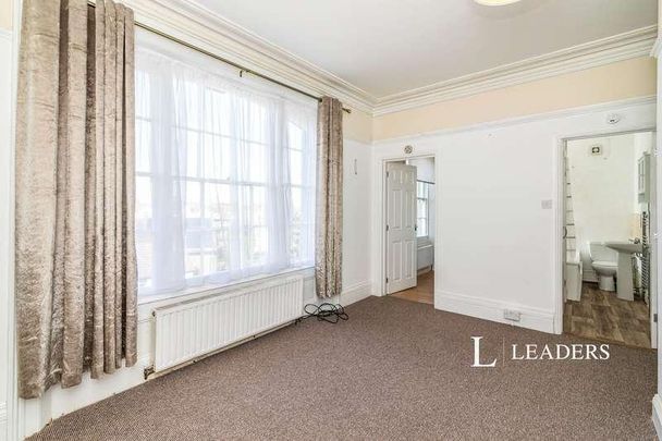 North Parade, Lowestoft, NR32 - Photo 1