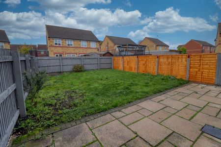 Bedford Way, Scunthorpe - Photo 3