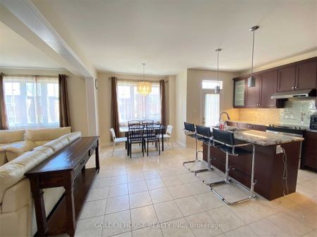 Detached Home For Lease | N8119872 - Photo 3