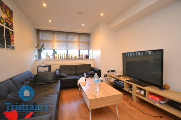 2 bed Apartment for Rent - Photo 1