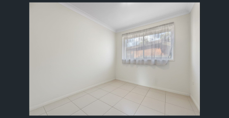 Spacious lounge and Gas cooking! - Photo 5