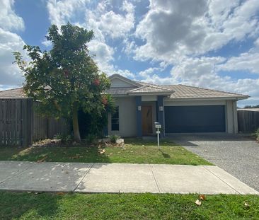 Beautiful Family Home - Convenient Location - Photo 5