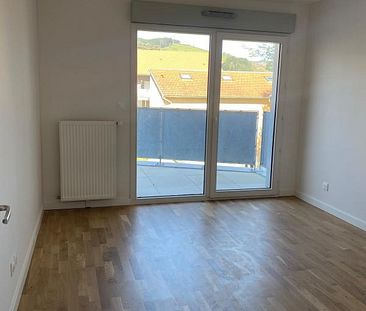 Appartement - T4 - TARARE - Photo 2