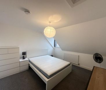 3 bedroom apartment to rent - Photo 6
