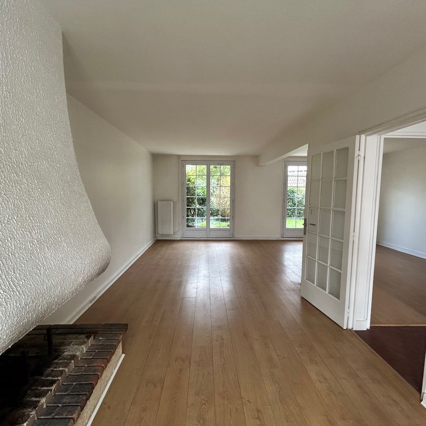 Location Maison 7 pièces 138m² BREUILLET 91650 - Photo 1