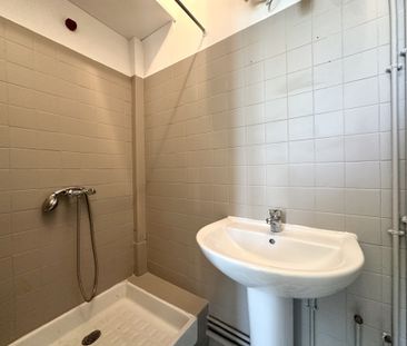 Location Appartement 2 pièces 39m² MARSEILLE 4ème - Photo 3