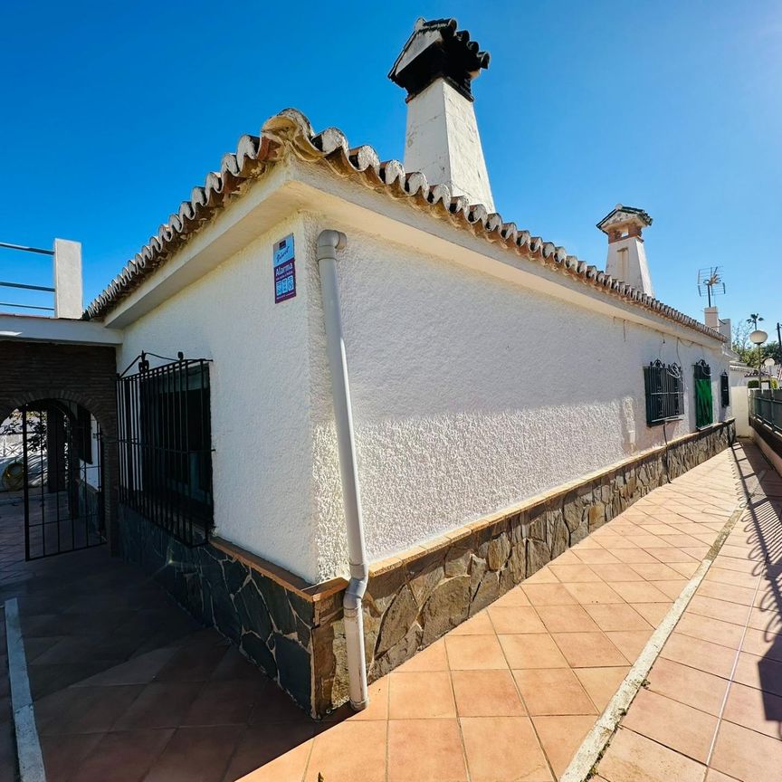 Chalet en alquiler en Calaburra, Mijas - Photo 1