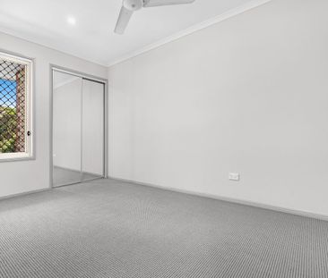 Refurbished Lowset Villa in a Convenient Location - Photo 4