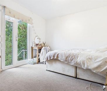 5 bedroom semi-detached house to rent - Photo 3