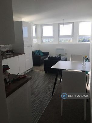2 bedroom flat to rent - Photo 1