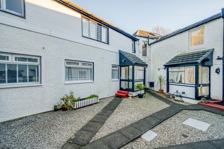 Woodstone Court - Photo 3