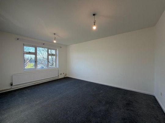 3 bedroom apartment to rent - Photo 1