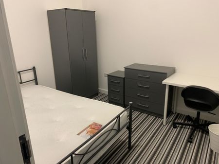 2 bed Apartment for Rent - Photo 3