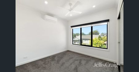 Executive-Style Living in a Prime Heidelberg Heights Location - Photo 4