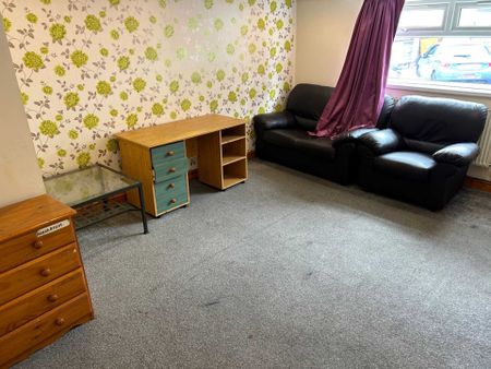 Price £1,200 pcm - Under Offer - Photo 3
