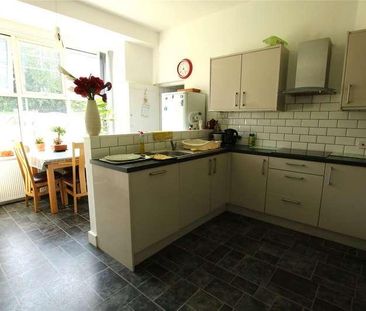 Carew Road, Eastbourne, East Sussex, BN21 - Photo 4