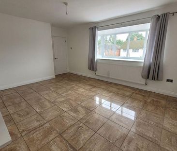 4 bedroom semi-detached house to rent - Photo 5