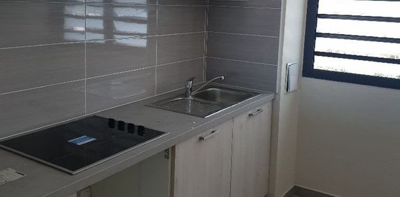 Location Appartement 3 pièces 67m² LE TAMPON 97430 - Photo 2