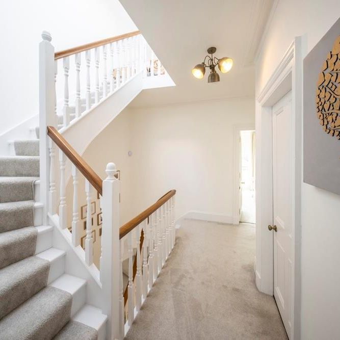 4 bedroom terraced house to rent - Photo 1
