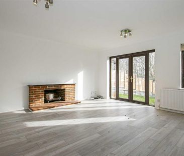 4 bedroom detached house to rent - Photo 1