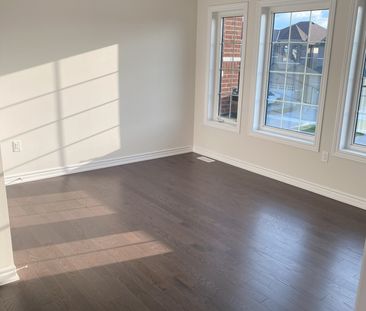 For Lease - 48 Prudhoe Terrace, Barrie, Ontario - Photo 2