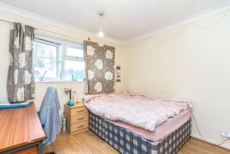 6 bedroom semi-detached house to rent - Photo 2