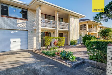 19 Doone St, Macgregor QLD 4109 - House For Rent | Domain - Photo 2