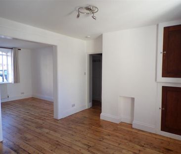 2 bedroom property to rent - Photo 1