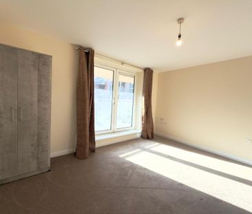 1 bedroom in a flat share to rent - Photo 4