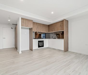 Stunning Designer Apartment with Panoramic City Views - Photo 6