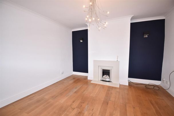 Manchester Road, Tyldesley, M29 - Photo 1